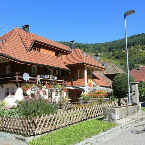 Haus in der Ortsmitte von Tunau