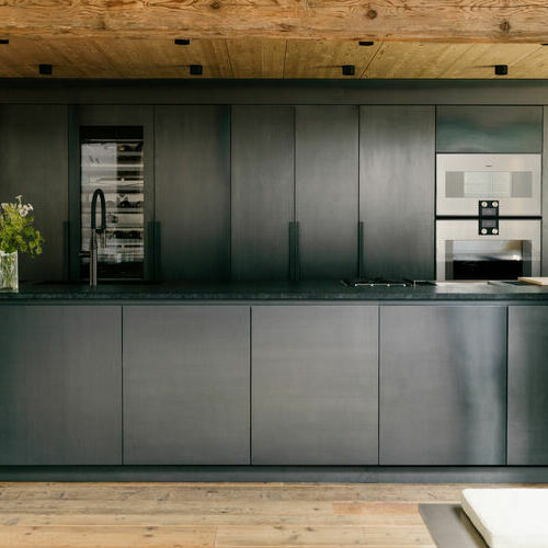 Unsere professionellen Kche aus Rohstahl mit hochwertigen GAGGENAU-Gerten.