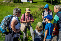 Mit dem Hirten Otto auf dem Hirtenpfad unterwegs Mit dem Hirten Otto auf dem Hirtenpfad unterwegs